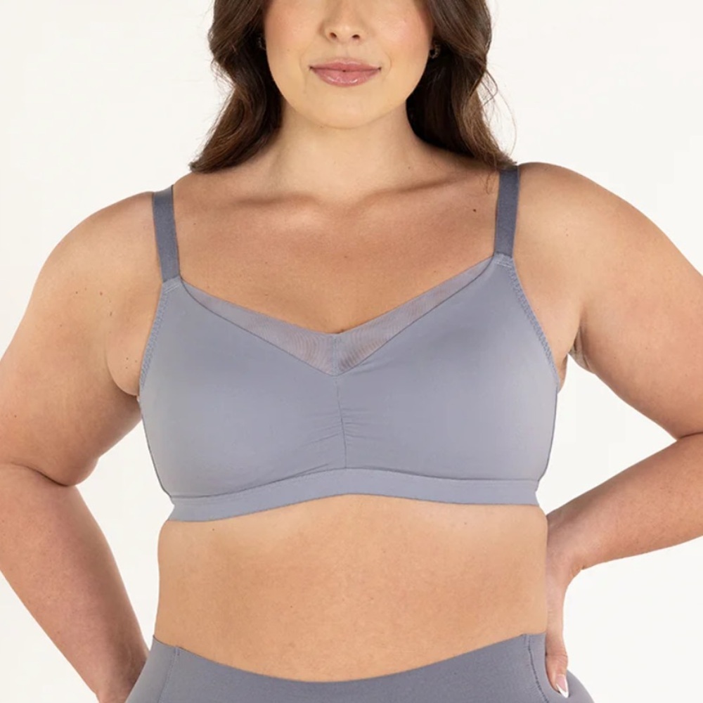 NWT Understance Smooth Essentials Wireless Full Coverage Bra 40DD / DDD grey